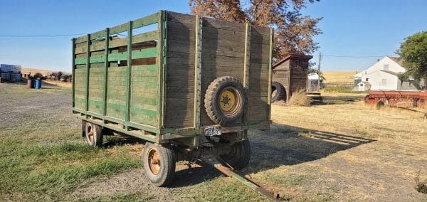 John Deere Wagon