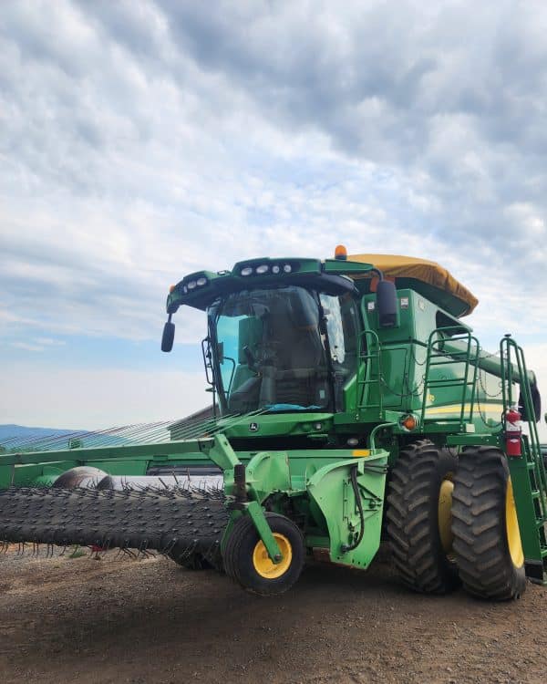 JD S670 w/914 pick-up header - Image 3