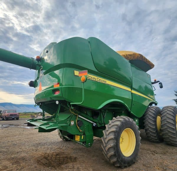 JD S670 w/914 pick-up header - Image 6