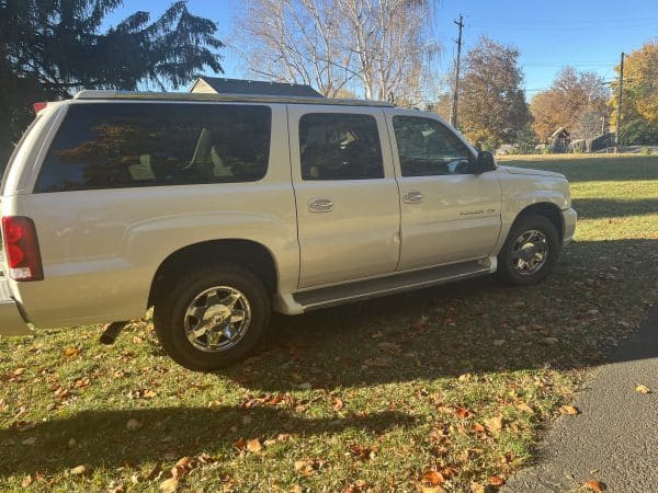 2005 Cadillac Escalade ESV - Image 6