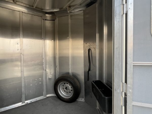 2005 Featherlite 2-horse Trailer - Image 9