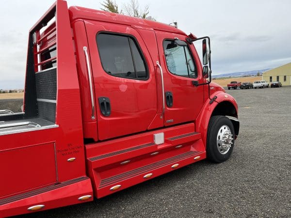 2008 Freightliner Business Class M2 106 - Image 4