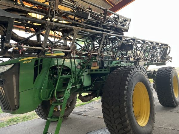 2014 JD 4940 Sprayer - Image 3