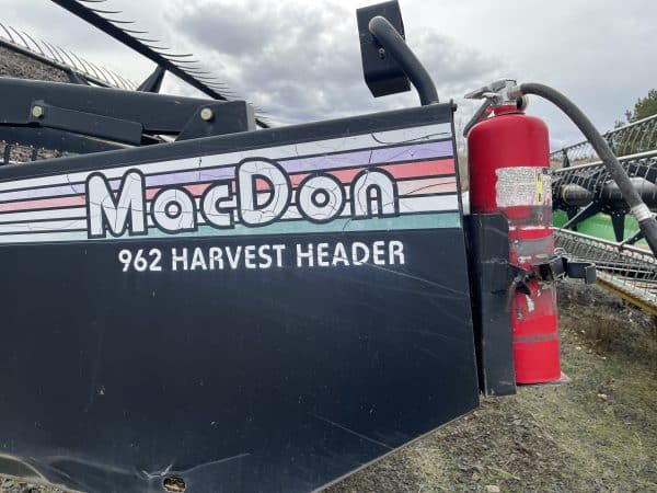 2001 MacDon 962 30’ Header - Image 2