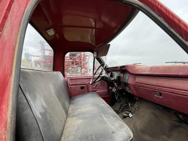 1981 Ford F600 - Image 8