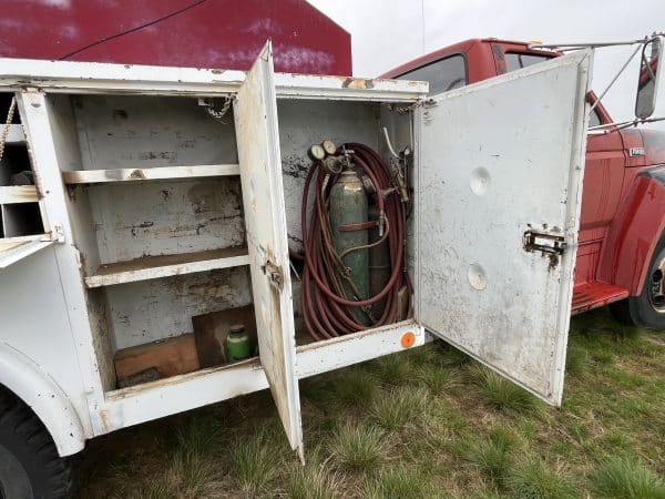 1981 Ford F600 - Image 12