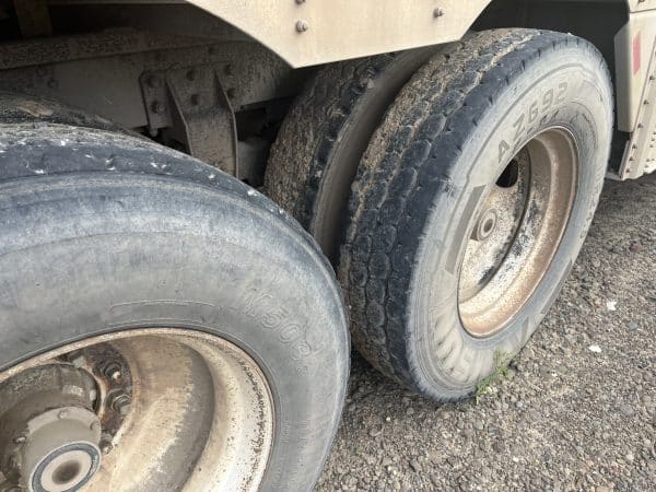1983 48’ Wilson Cattle Trailer - Image 2
