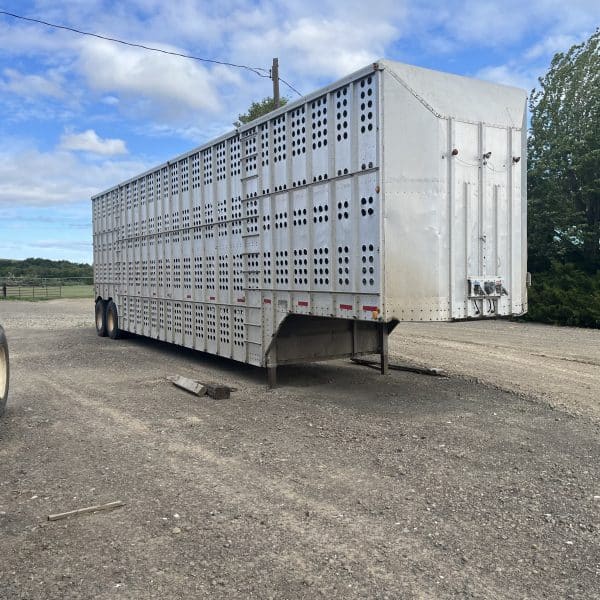 1979 Merritt 45’ cattle trailer w/hog panels