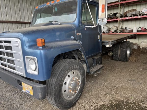 1983 IH truck 14’ bed