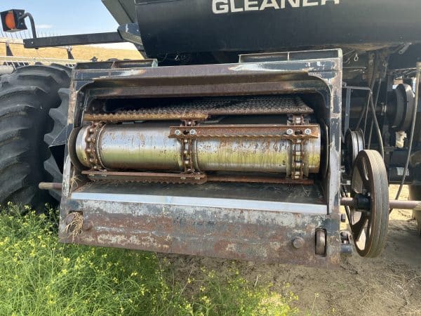 1996 Gleaner R72 w/30’ MacDon header - Image 6
