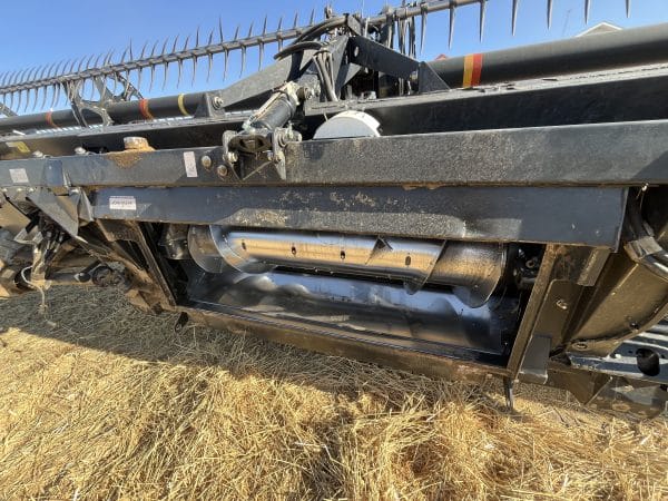 2012 JD S680 w/40’ header - Image 12