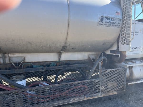2000 IH water truck - Image 3