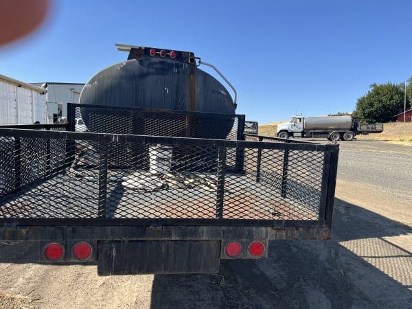 2004 IH water truck - Image 5