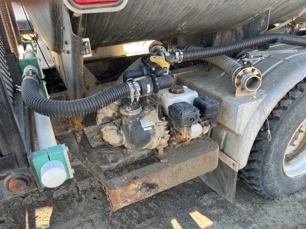 2004 IH water truck - Image 6
