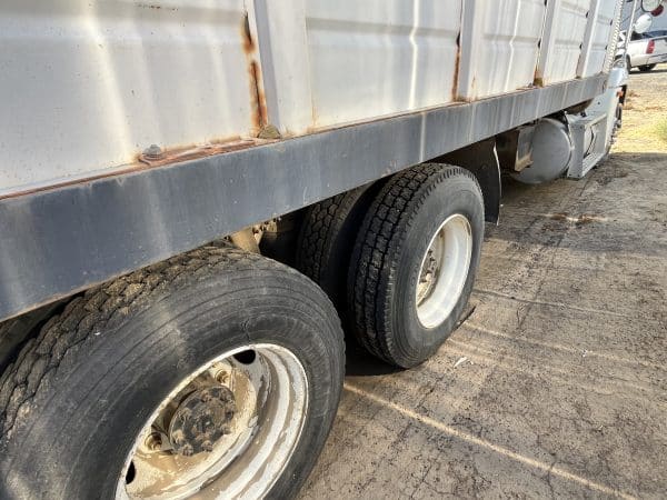 1996 Freightliner - Image 7