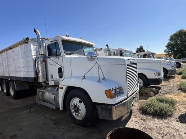 1996 Freightliner - Image 9