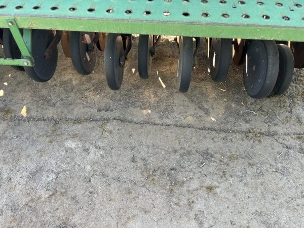 35’ JD 455 drills - Image 4