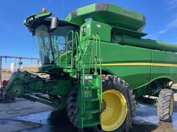 2012 JD S670 w/630R header
