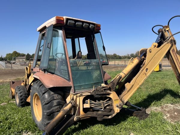 Case 580 Super K backhoe - Image 3