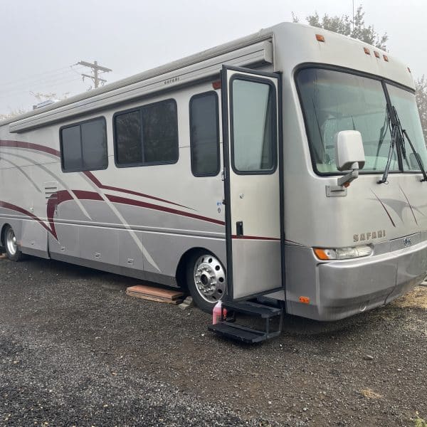 2002 39’ Safari Zanzibar Motorhome