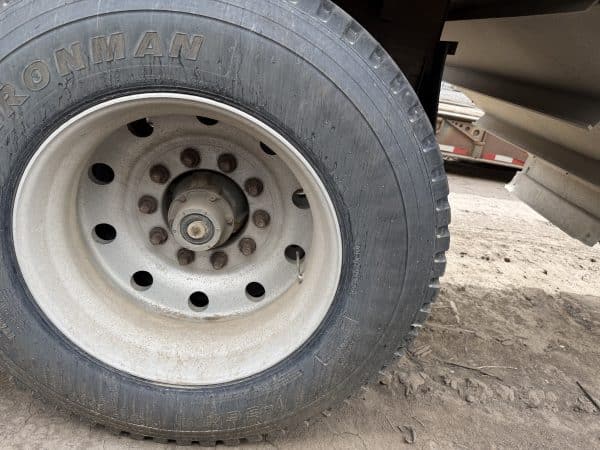 1994 Wilson 45’ grain trailer - Image 2