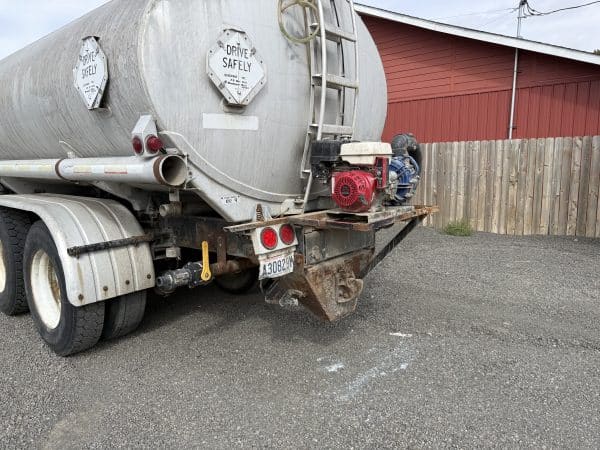 1984 Freightliner water truck - Image 2
