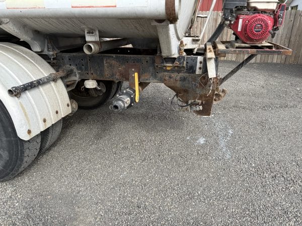 1984 Freightliner water truck - Image 5