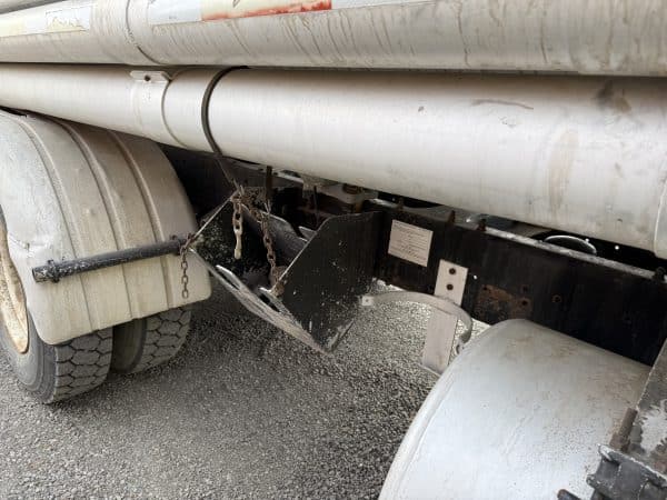 1984 Freightliner water truck - Image 13