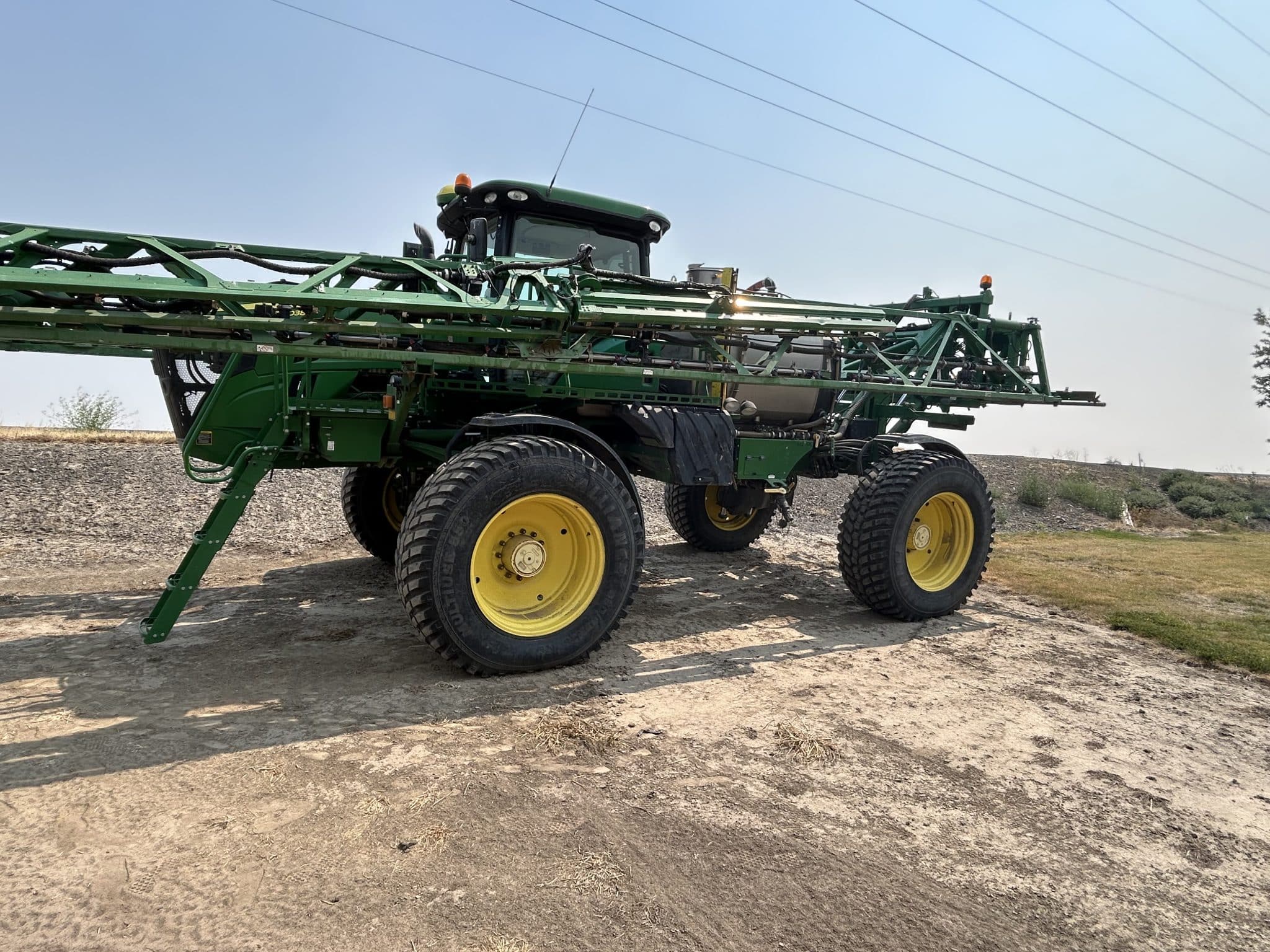 2014 JD R4038 self-propelled sprayer