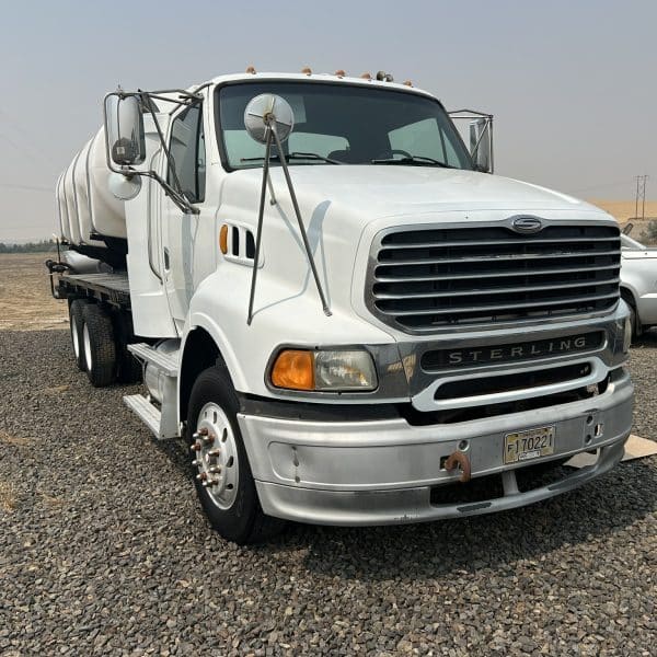 2005 Sterling 20', 3000 gal tank