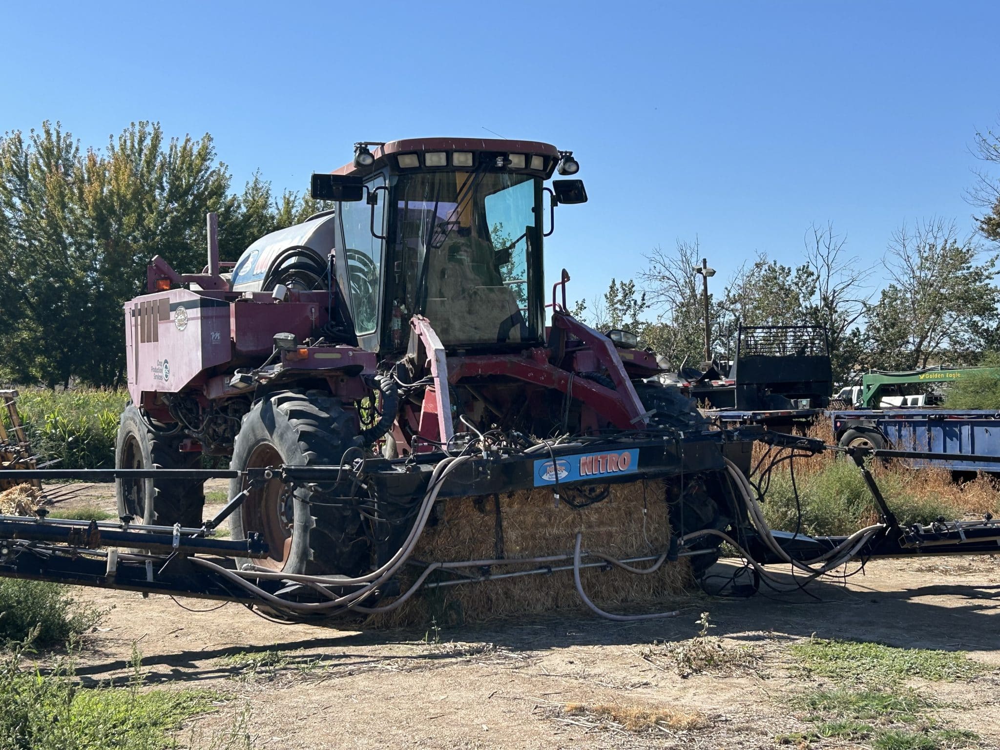 Nitro 2275HT self-propelled sprayer, 120’ booms, 1400 gal stainless steel tank, Cummins engine